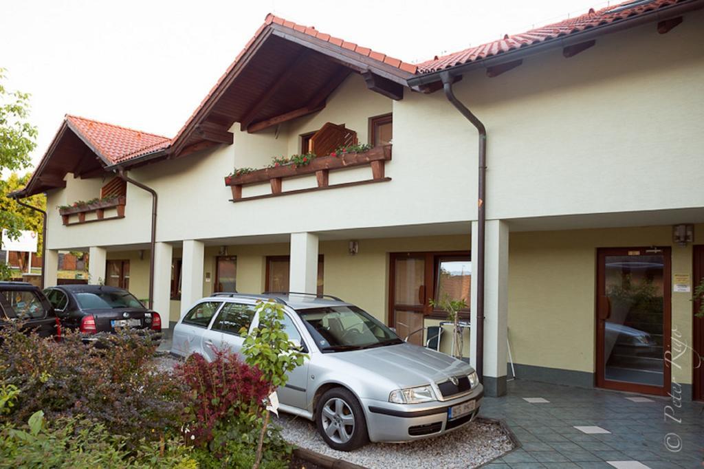 Penzion Jople Podhájska Esterno foto